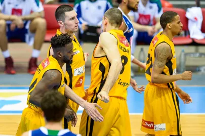 Obie Trotter, Stephen Zack, Filip Dylewicz, Jermaine Love 