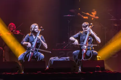 2Cellos