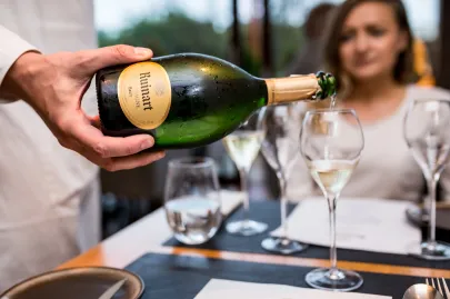 Champagne Ruinart, "R de Ruinart" Brut NV