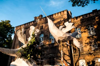 A3 Teatr "Słońce na wschodzie, na zachodzie księżyc. Sen o nocy letniej"