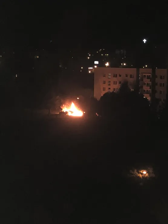 Nocny pożar aut na Zaspie