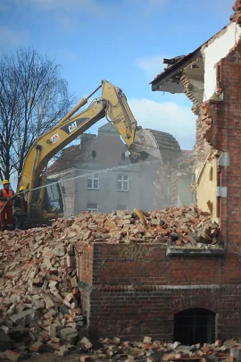 Kamienica z XIX w. ustąpiła Trasie Słowackiego