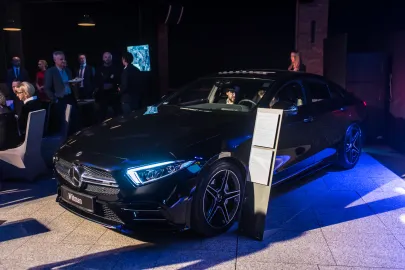 Mercedes od Mercedes-Benz Witman