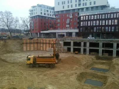 Początek betonowania na budowie biurowca Nano