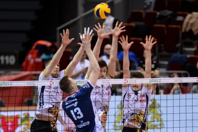 Maciej Muzaj, Piotr Nowakowski, Ruben Schott 