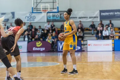 Nia Coffey 