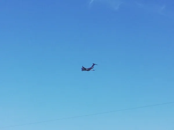 Wojskowy samolot transportowy C-17 nad Gdańskiem