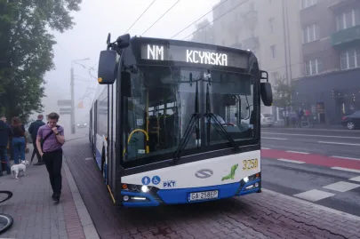 Autobus Noc Muzów