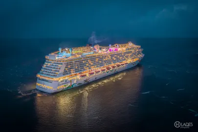 Gdynia wypłyniecie z portu promu Norwegian Getaway