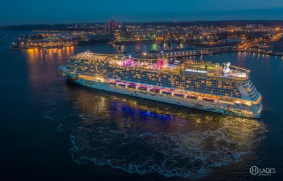 Gdynia wypłyniecie z portu promu Norwegian Getaway