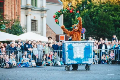 InZhest "Trash Poem" 