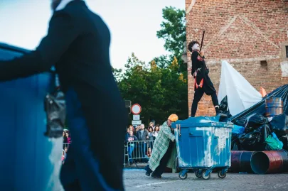 InZhest "Trash Poem" 