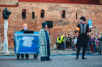 InZhest "Trash Poem" 