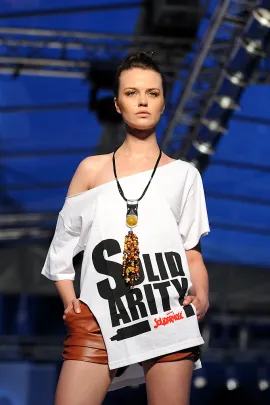 Eva Minge z kolekcją "Solidarity"