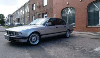 BMW E32 730iA V8