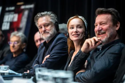 Bill Pullman, Lotte Verbeek i Robert Więckiewicz