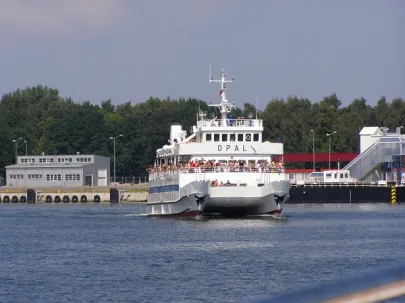 m/s Opal na zakręcie czterech gwizdków