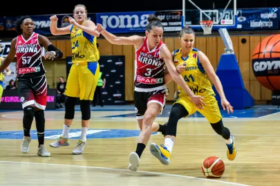 Laia Palau i Barbora Balintova 
