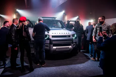 Land Rover Defender
