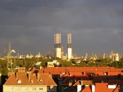 Czarne chmury nad stocznią