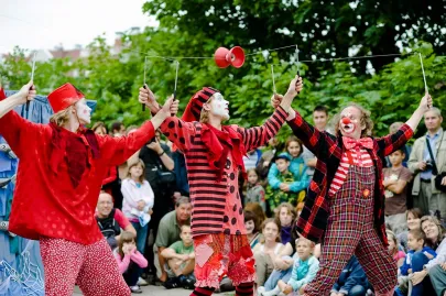 Teatr Pinezka (Polska) "Stary klaun i morze, czyli Błękitna Rapsodia"