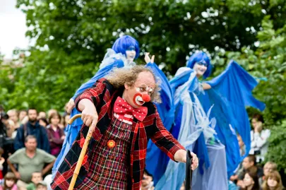Teatr Pinezka (Polska) "Stary klaun i morze, czyli Błękitna Rapsodia"