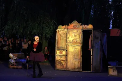 Mr Pezo`s Wandering dolls
