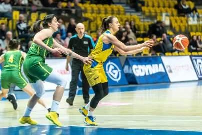 Jelena Brooks i Barbora Balintova 
