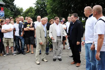 Odsłonięcie obelisku upamiętniającego Edwarda Hodurę