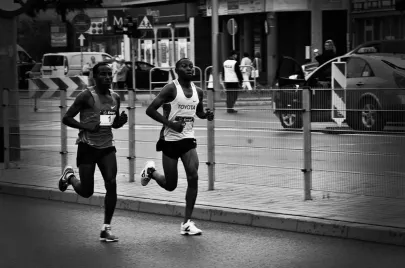 James Mbiti Mutua i Beshir Kolbo