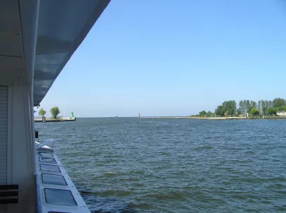 Nowy Port i otwarte morze.