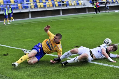 Marcin Budziński i zawodnik Ruchu