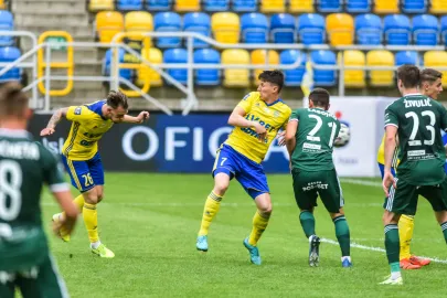 Adam Danch strzela gola