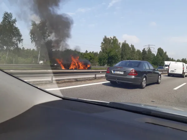 Pożar auta na obwodnicy na Osowej