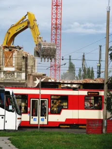 12.09.2011 wyburzenie kamienicy na Jana z Kolna
