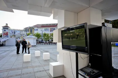 White Cubes + Tetris