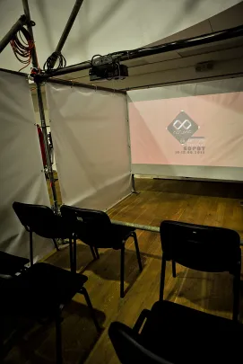 Kinoinstalacja w Państwowej Galerii Sztuki