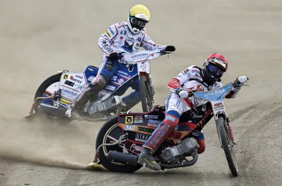 Mikkel Bech, Brady Kurtz