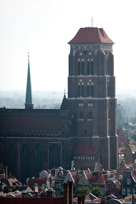 Widok z wieży Św. Katarzyny na Bazylikę Mariacką