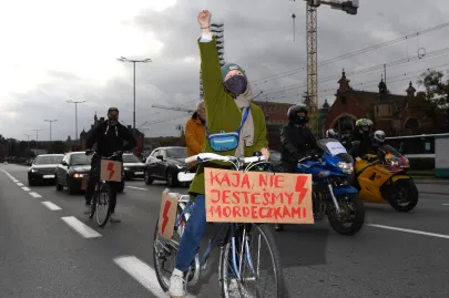 Manifestacja pod hasłem "To jest wojna". Blokowanie Huciska