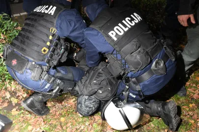 Manifestacja pod hasłem "To jest wojna". Blokowanie Huciska