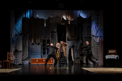 Próba generalna spektaklu "Arszenik i stare koronki" w Teatrze Miejskim w Gdyni