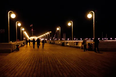Sopockie molo nocą