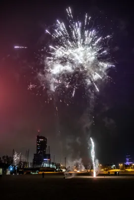 31.12.2020 Gdynia Śródmieście. Plaża w Gdyni   powitanie nowego 2021 roku przez mieszkańców Gdyni