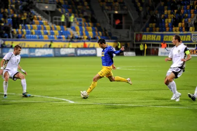 Mirko Ivanovski strzela gola