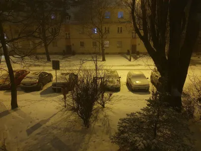 Zaśnieżona ul. Łużycka na Chełmie