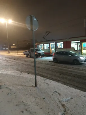 Kolizja z udziałem tramwaju na Marynarki Polskiej