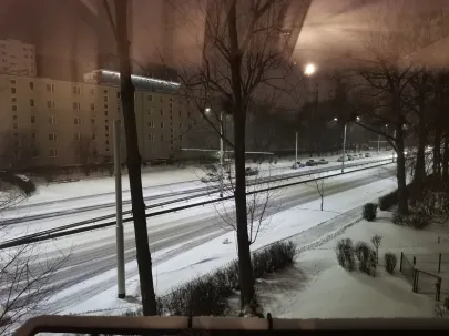 Śnieg na drogach osiedlowych i na Morskiej