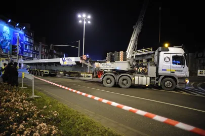 V i zarazem ostatni etap montażu elementów estakady na Trasie Słowackiego nad Al. Grunwaldzką