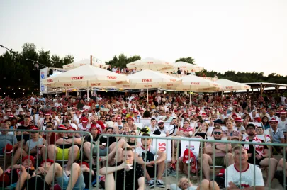 Strefa kibica podczas meczu Polska - Hiszpania na Stadionie Letnim w Gdańsku Brzeźno
